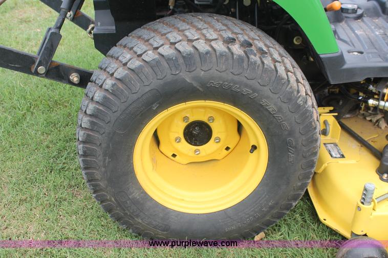 image for item H8151 2004 John Deere 2210 tractor