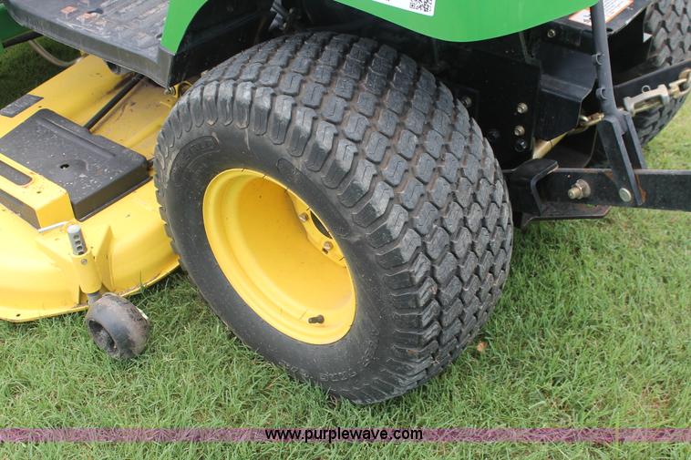 image for item H8151 2004 John Deere 2210 tractor