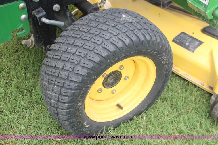 image for item H8151 2004 John Deere 2210 tractor