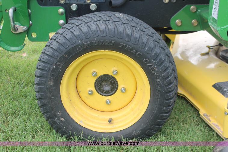 image for item H8151 2004 John Deere 2210 tractor