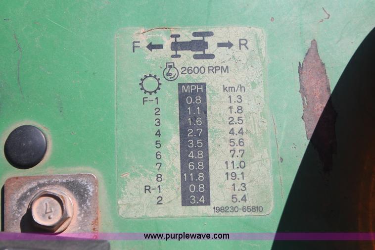 image for item H8152 2002 John Deere 790 tractor