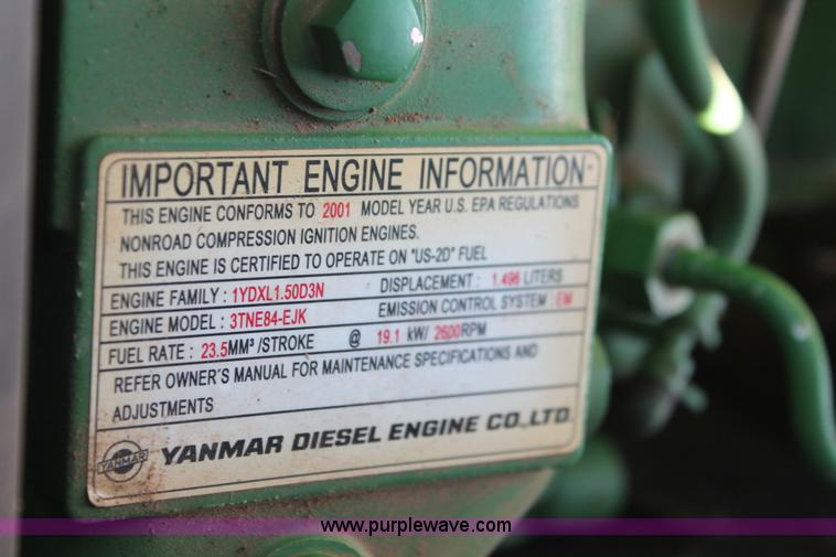 image for item H8152 2002 John Deere 790 tractor