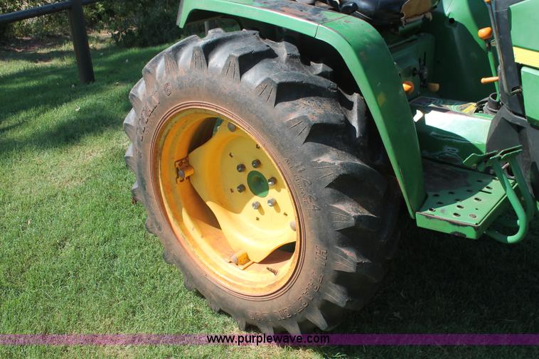 image for item H8152 2002 John Deere 790 tractor