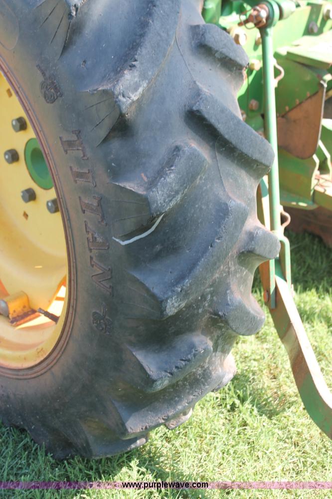 image for item H8152 2002 John Deere 790 tractor