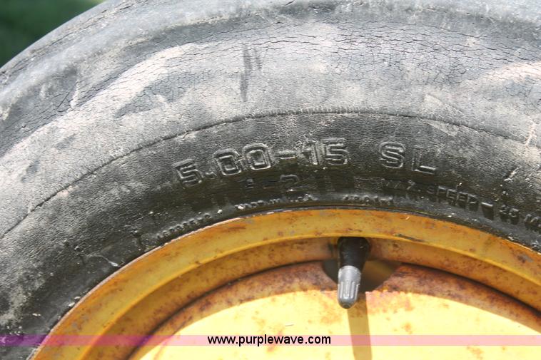 image for item H8152 2002 John Deere 790 tractor