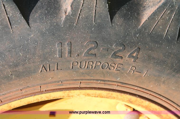 image for item H8152 2002 John Deere 790 tractor