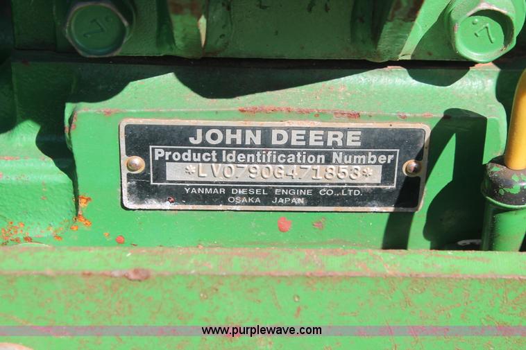 image for item H8152 2002 John Deere 790 tractor