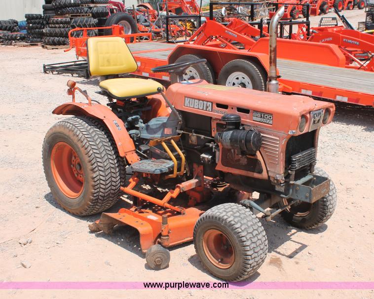 image for item H8156 1982 Kubota B6100HST-E tractor