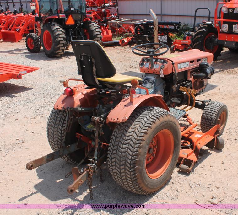 image for item H8156 1982 Kubota B6100HST-E tractor