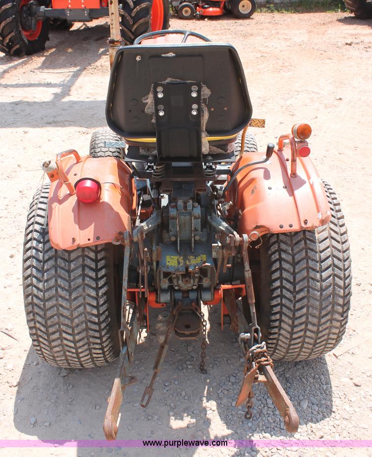 image for item H8156 1982 Kubota B6100HST-E tractor