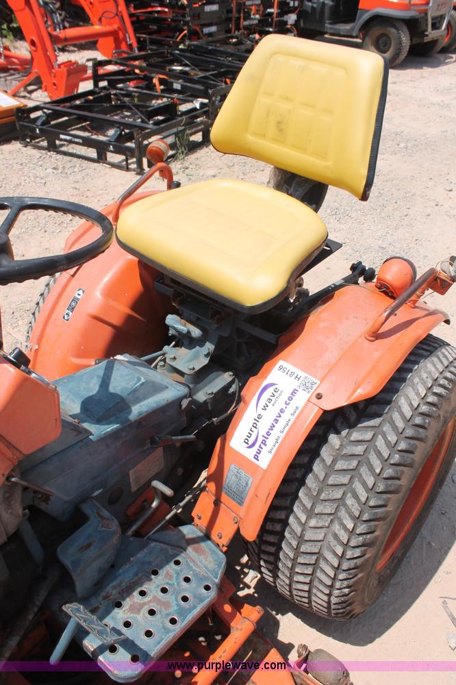 image for item H8156 1982 Kubota B6100HST-E tractor