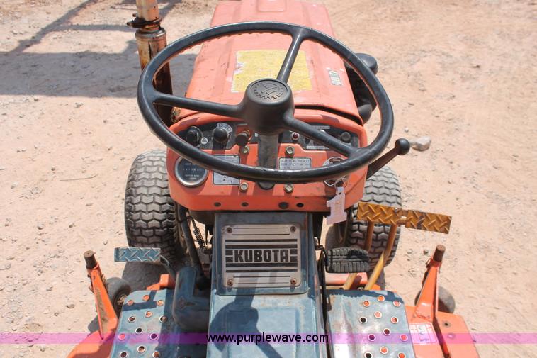 image for item H8156 1982 Kubota B6100HST-E tractor