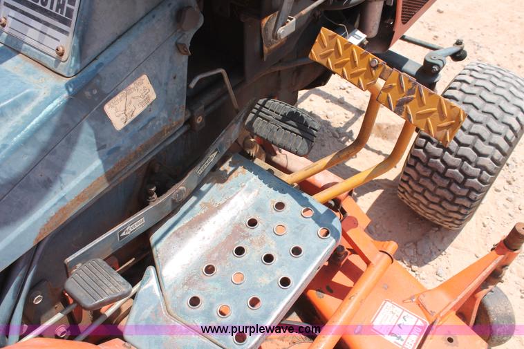 image for item H8156 1982 Kubota B6100HST-E tractor