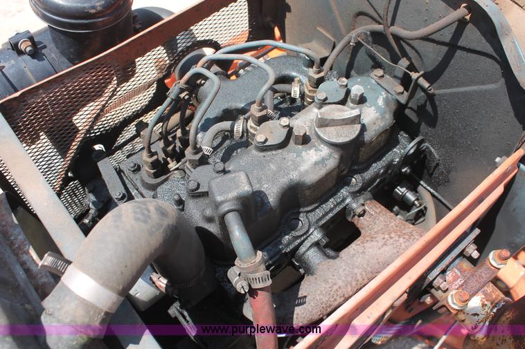 image for item H8156 1982 Kubota B6100HST-E tractor