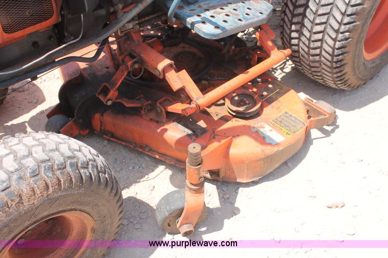 image for item H8156 1982 Kubota B6100HST-E tractor