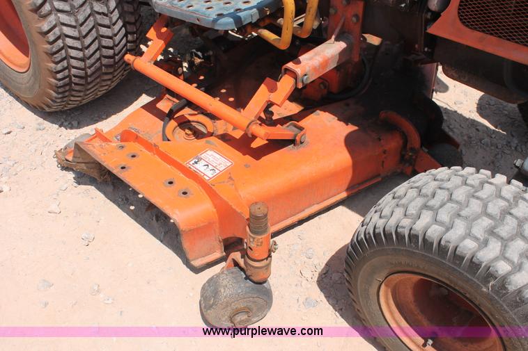 image for item H8156 1982 Kubota B6100HST-E tractor