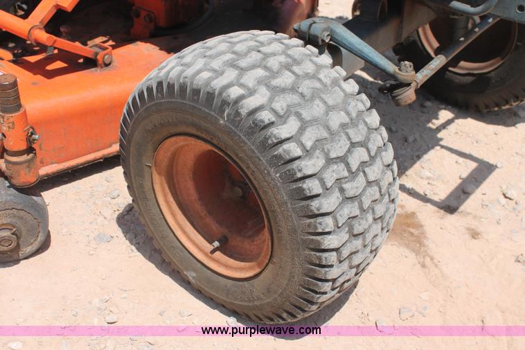 image for item H8156 1982 Kubota B6100HST-E tractor