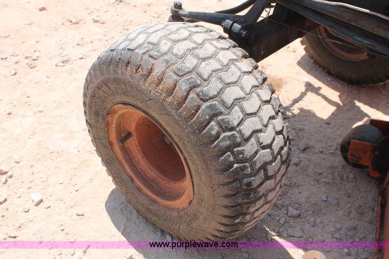 image for item H8156 1982 Kubota B6100HST-E tractor