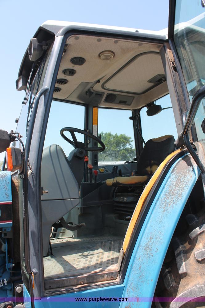 image for item H8157 1994 Ford 6640 tractor