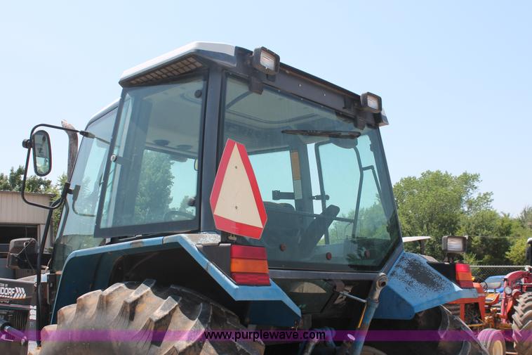 image for item H8157 1994 Ford 6640 tractor