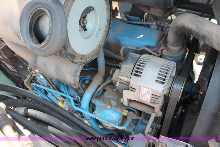 image for item H8157 1994 Ford 6640 tractor