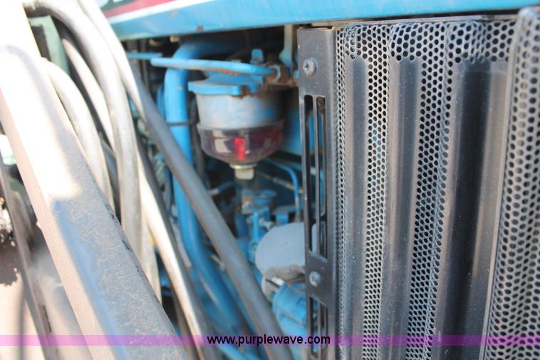 image for item H8157 1994 Ford 6640 tractor