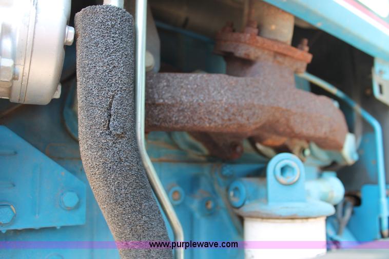 image for item H8157 1994 Ford 6640 tractor