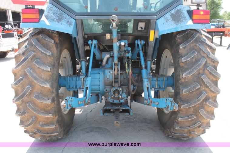 image for item H8157 1994 Ford 6640 tractor