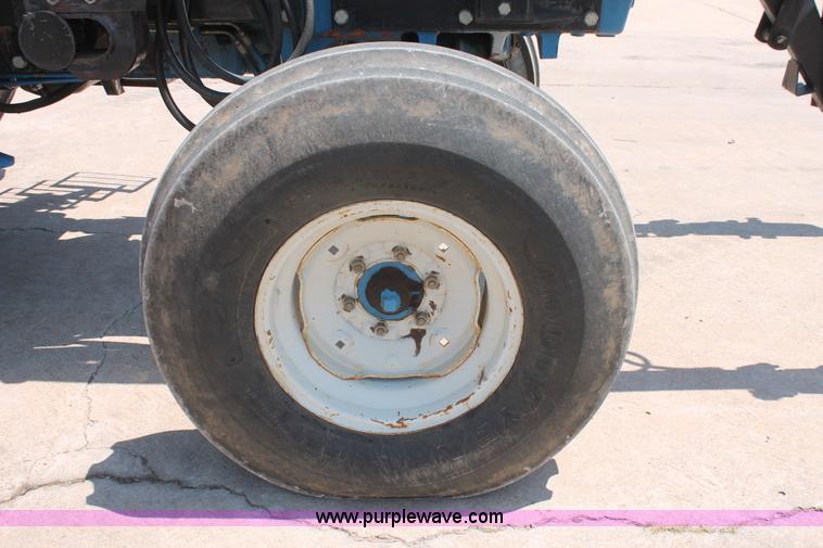 image for item H8157 1994 Ford 6640 tractor