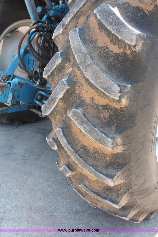 image for item H8157 1994 Ford 6640 tractor