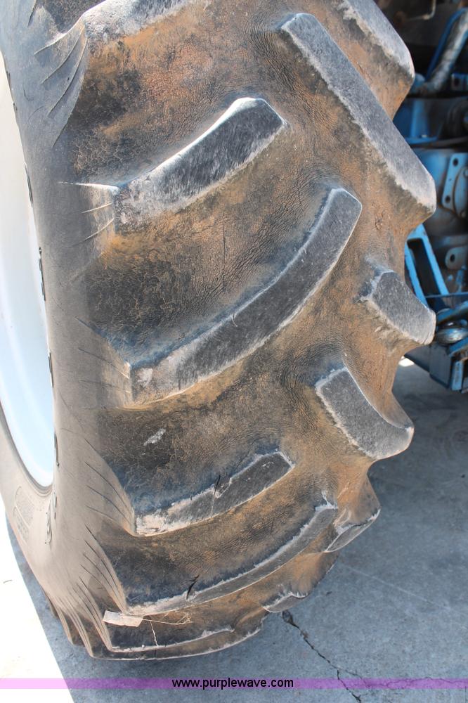 image for item H8157 1994 Ford 6640 tractor