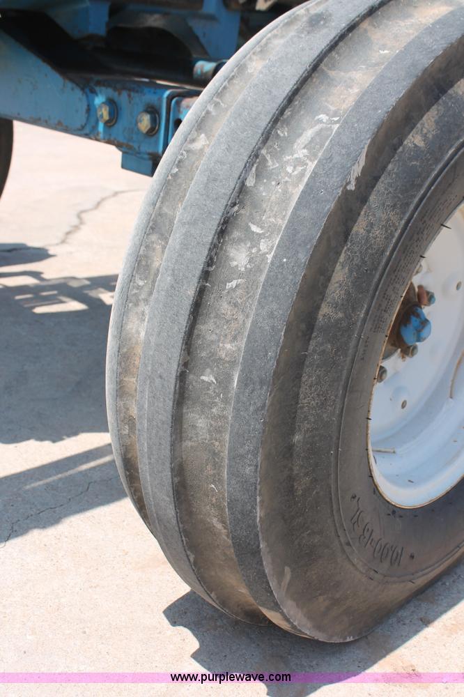 image for item H8157 1994 Ford 6640 tractor