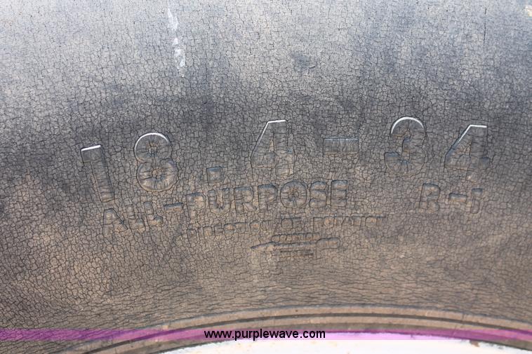 image for item H8157 1994 Ford 6640 tractor