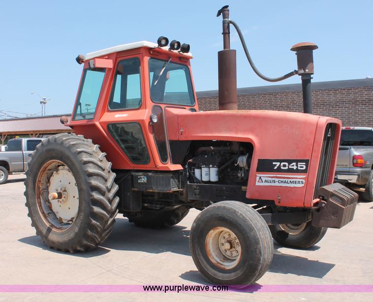image for item H8158 1981 Allis Chalmers 7045 tractor