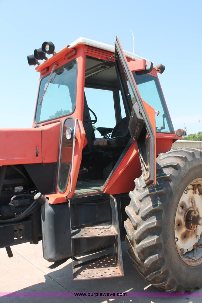 image for item H8158 1981 Allis Chalmers 7045 tractor