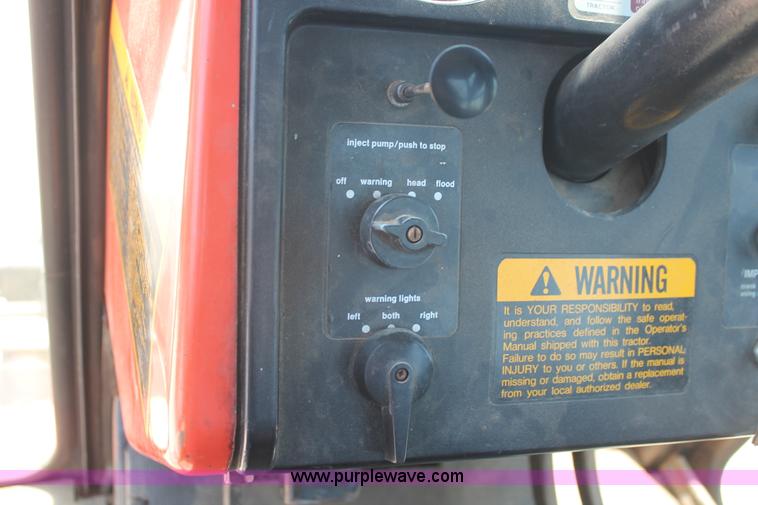 image for item H8158 1981 Allis Chalmers 7045 tractor