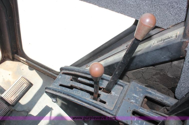 image for item H8158 1981 Allis Chalmers 7045 tractor