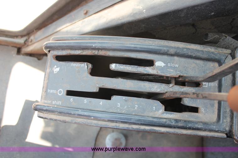 image for item H8158 1981 Allis Chalmers 7045 tractor