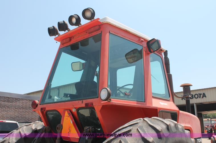 image for item H8158 1981 Allis Chalmers 7045 tractor