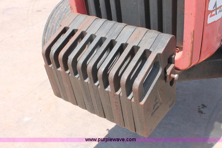 image for item H8158 1981 Allis Chalmers 7045 tractor