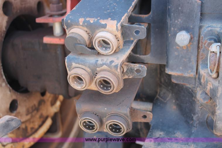 image for item H8158 1981 Allis Chalmers 7045 tractor