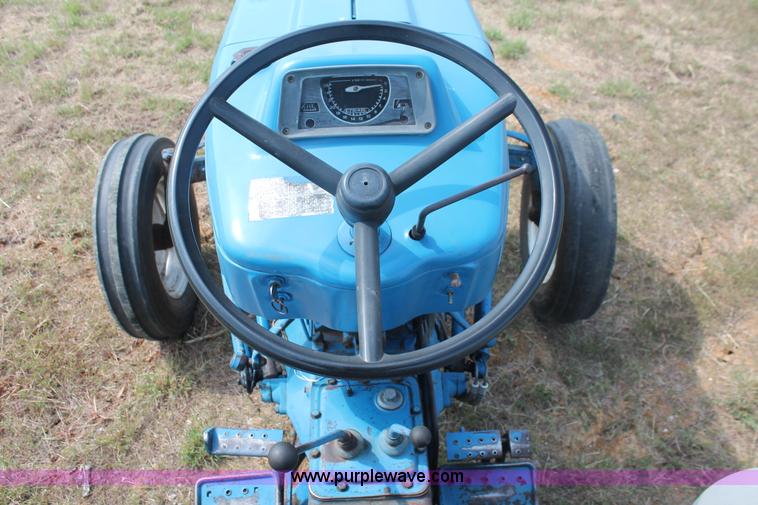 image for item H8161 1972 Ford 2000 tractor