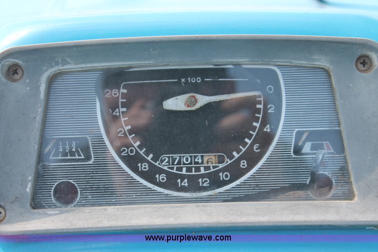 image for item H8161 1972 Ford 2000 tractor