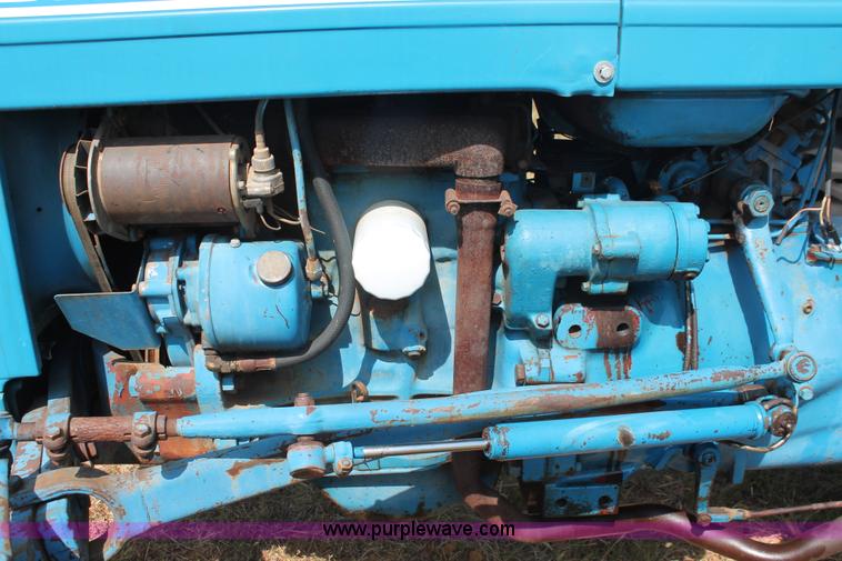 image for item H8161 1972 Ford 2000 tractor