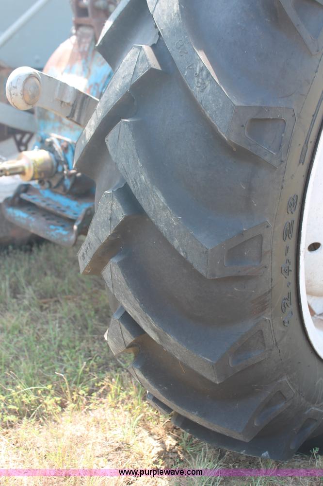 image for item H8161 1972 Ford 2000 tractor