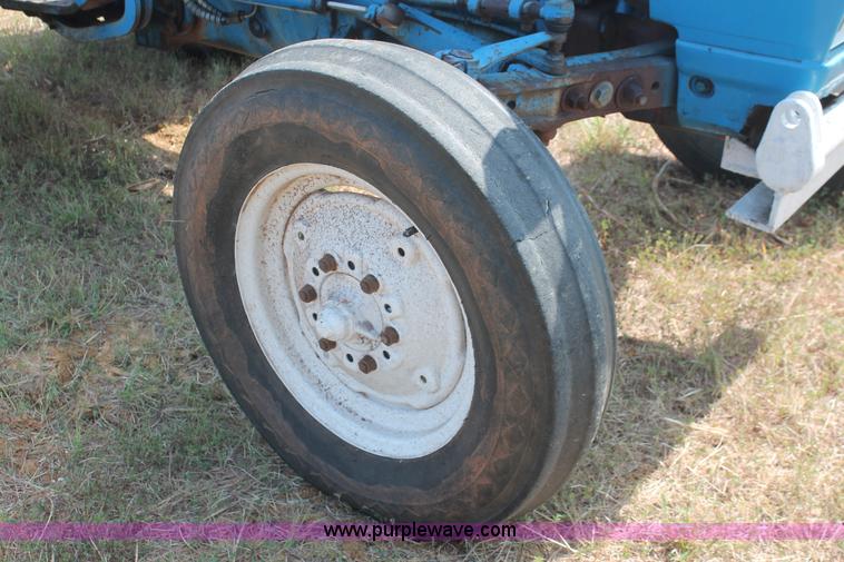image for item H8161 1972 Ford 2000 tractor