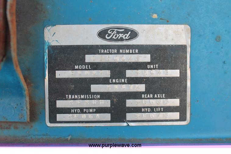 image for item H8161 1972 Ford 2000 tractor