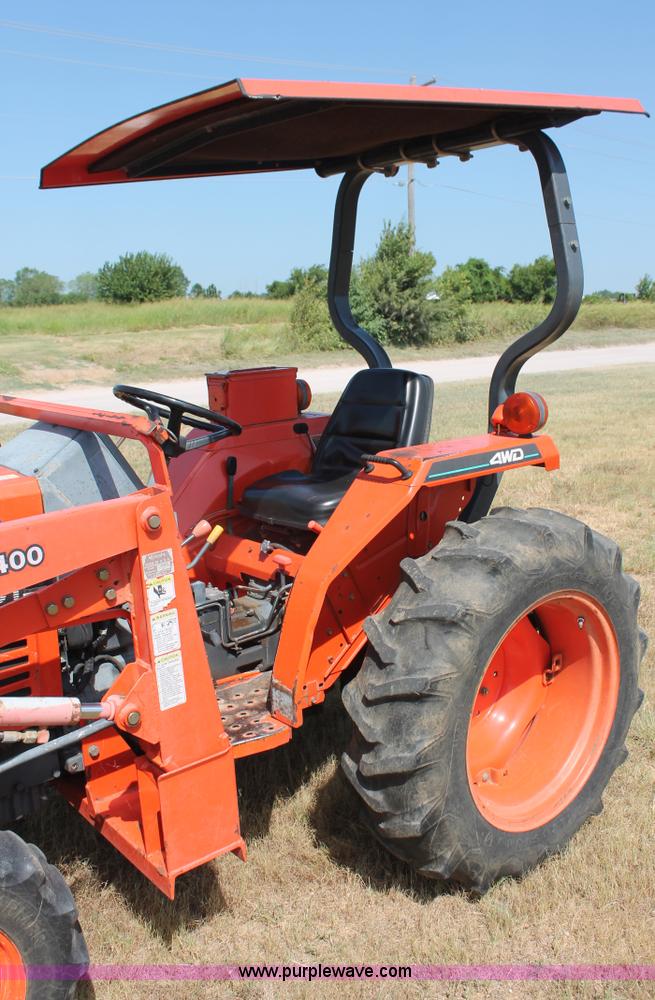 image for item H8162 2000 Kubota L3000DT MFWD tractor