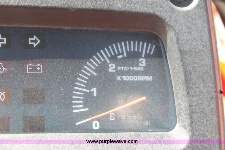 image for item H8162 2000 Kubota L3000DT MFWD tractor