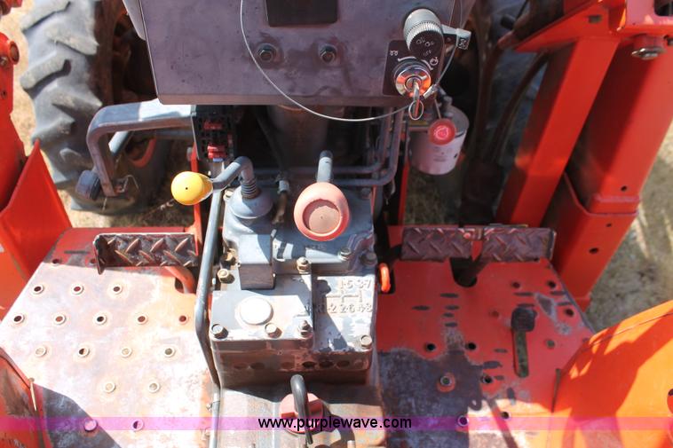 image for item H8162 2000 Kubota L3000DT MFWD tractor